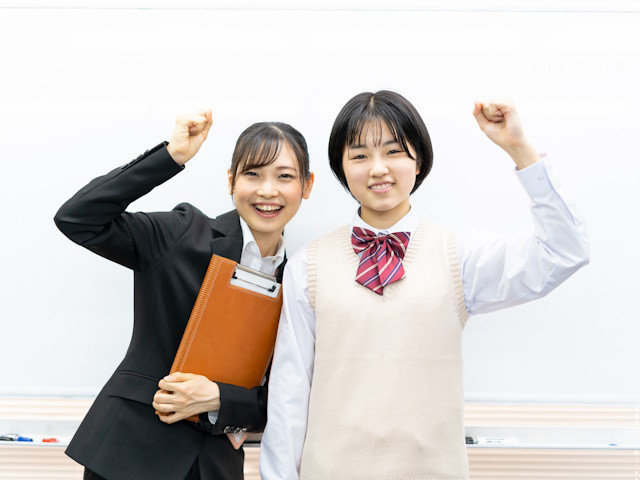 【20代で年収1000万円も可能！】☆年5回の5連休あり／定着率は業界最高水準90％以上☆心から笑える職場で生徒の成長を身近で感じましょう！ 学習空間 広畑教室【学習塾】